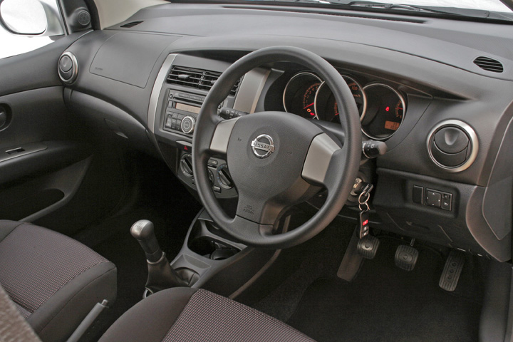 2012 Nissan Livina X-Gear interior