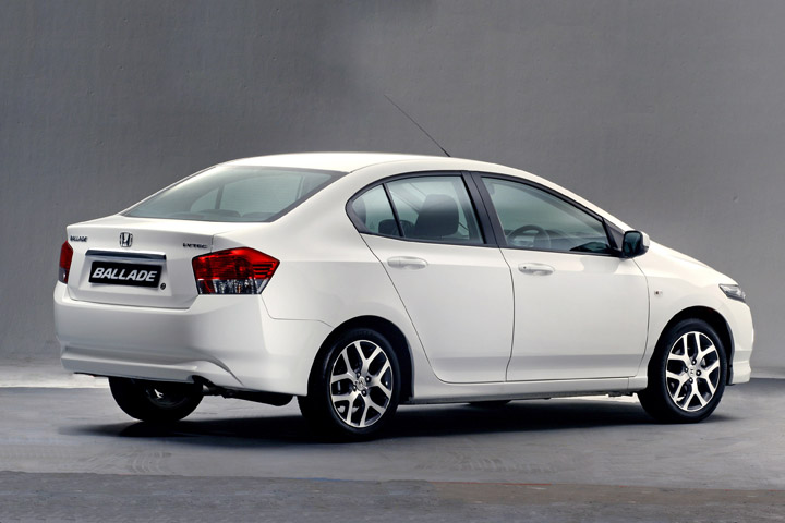 2011 Honda Ballade rear view