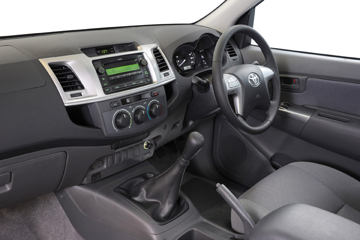 2012 Toyota Hilux 3.0 D-4D Raider interior